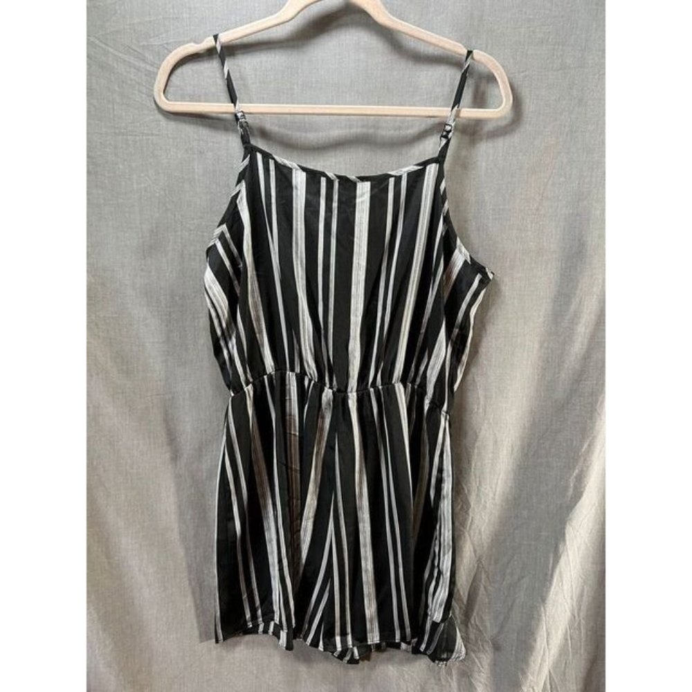 BCBGeneration Shirt Women Medium Black White Striped Sleeveless Pullover Ladies.